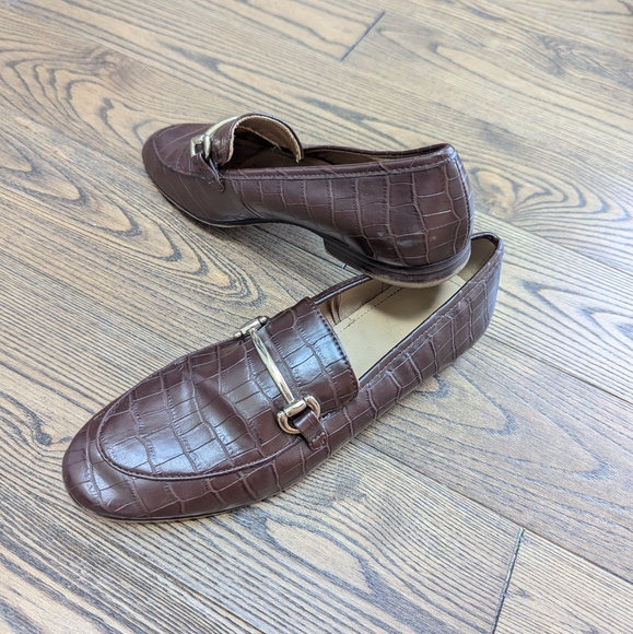 H&M brown loafers with gold detail - Picture 2 of 3